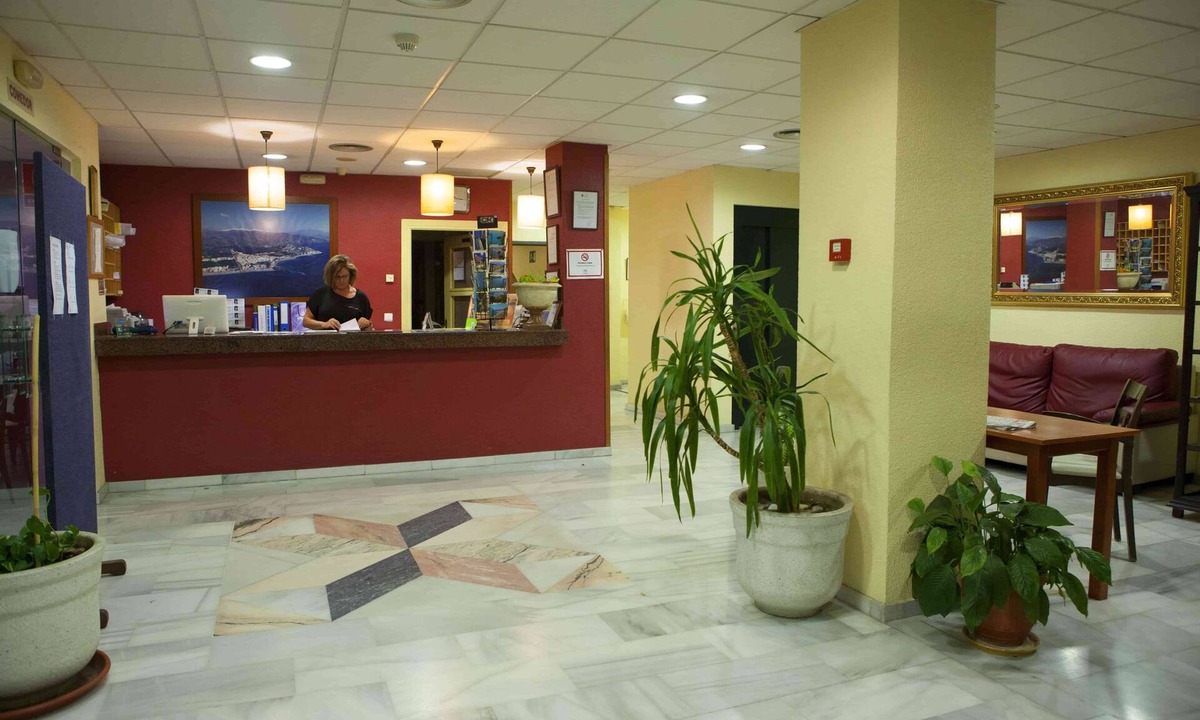 Almunecar Hotel | Hotel Olas de Almuñécar