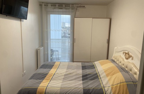 Bagnolet Apartment | À 1 Minute du Métro