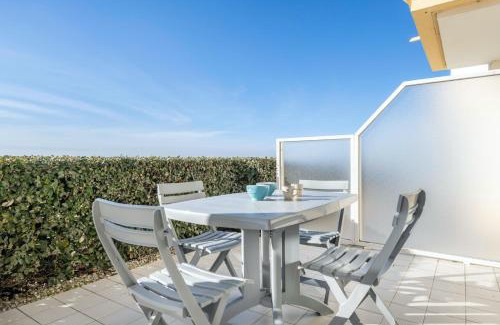 Le Croisic Apartment | À 200m de la plage, vue mer pour 4