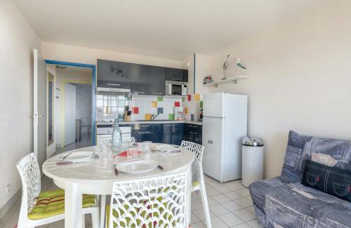 Le Croisic Apartment | À 200m de la plage, vue mer pour 4