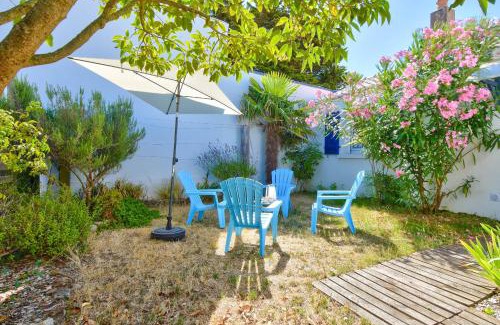L'Epine House | À 800 m de la mer, jolie maison avec jardin pour 7