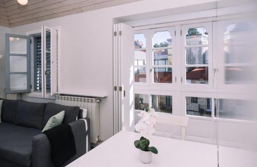 Casco Vello Apartment | Ático con luz y brillo en Vigo by CABANA Rentals