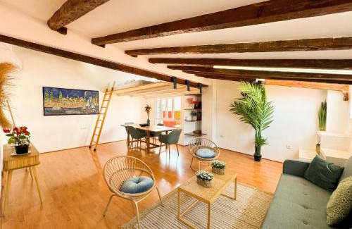 La Seu Apartment | Ático con Terraza cerca de la Plaza de la Virgen