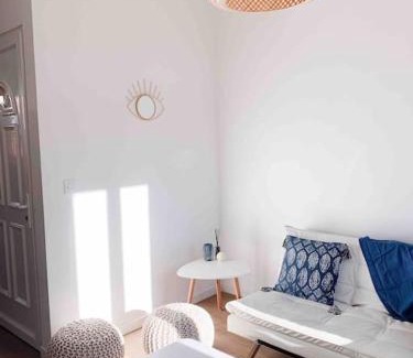 Port-Vendres Apartment | Écume: Duplex lumineux au cœur du village