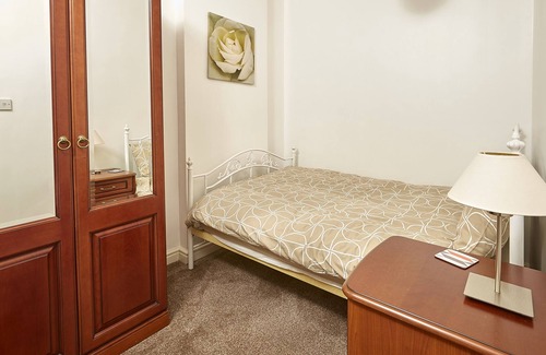 Dadlington House | Éire House - Comfortable Coventry Home