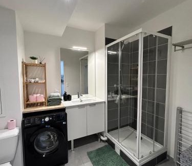 Noisy-le-Grand Apartment | Élégant Appartement Minimaliste entre Paris et Disney