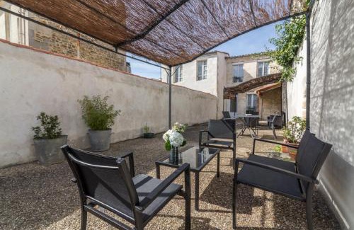 Rochefort Apartment | Île madame