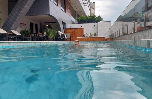 Bombas Apartment | Ótimo Apto, Jacuzzi aquecida e piscina, pertinho da praia