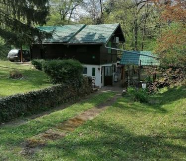 Inija House | Čarobna koliba M&M