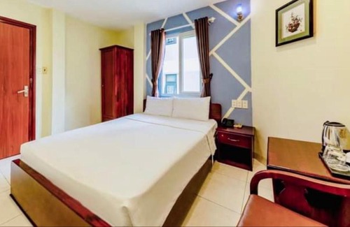 Tan Binh Hotel | Đình Đình Saigon Airport Hotel-74A Giải Phóng