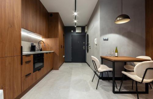 Srodmiescie Apartment | Łódź Narutowicza Studio - Parking, Balcony, AC - by Rentujemy