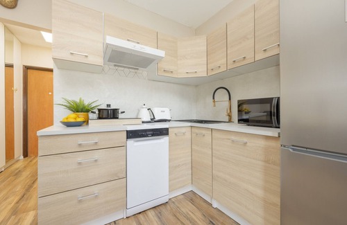Zoliborz Apartment | Żoliborz Modern 8th Floor by Renters