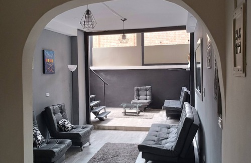 Astorga Apartment | ʜɪɢʜ-ᴄʟᴀꜱꜱ ᴀᴘᴀʀᴛᴍᴇɴᴛ with ᴊᴀᴄᴜᴢᴢɪ