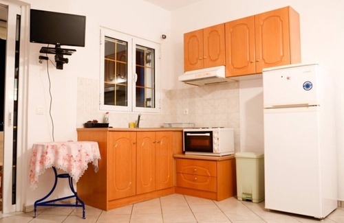 Tiros Apartment | Ενοικιαζομενα Δωματια Ματινα