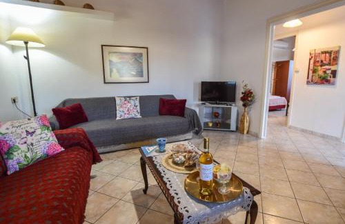Samos Town House | Εξοχική κατοικία Αnna's house