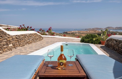 Paros Apartment | Πολυτελής σουιτα με ιδιωτικη πισινα και υπέροχη θέα στο Αιγαίο!