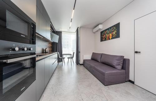 Darnyckyj Apartment | Апартаменти метро Вирлиця