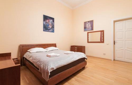 Lypky Apartment | Апартаменти 2-кімнатні неподалік Майдану Незалежності