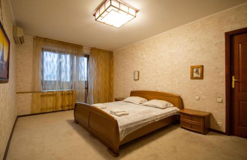 Verkhnie Misto Apartment | Апартаменти 2-кімнатні поруч з Майданом Незалежності
