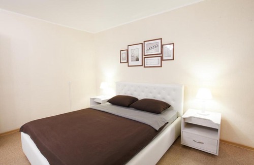 Krasnoyarsk City Centre Apartment | Апартаменты на Набережной Сурикова 4