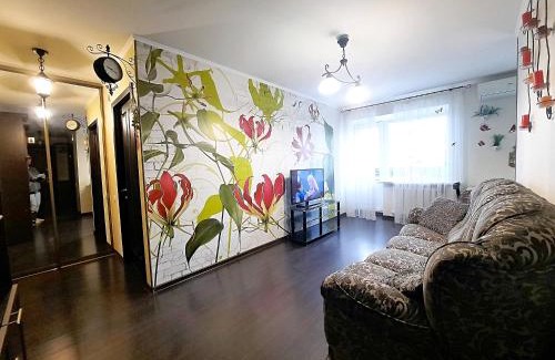 Sukhinovka Apartment | Ботанік це 3 кімнатна квартира подобово у центрі Полтави Мережа Alex Apartments Безконтактне заселення 24-7 Документи для відряджень