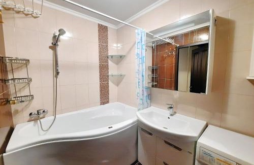 Sukhinovka Apartment | Ботанік це 3 кімнатна квартира подобово у центрі Полтави Мережа Alex Apartments Безконтактне заселення 24-7 Документи для відряджень