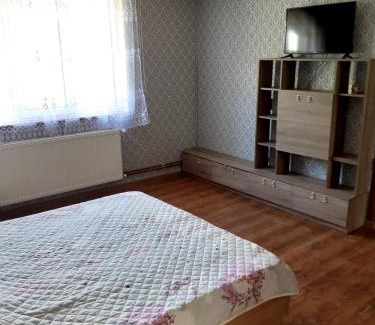 Yasinya House | Біля Річки