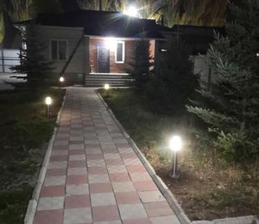 Karakol House | Гостевой дом Асман-Тоо-HOGWARTS