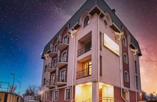 Petropavlivs'ka Borshchahivka Hotel | Готель Ангел на Великій Кільцевій