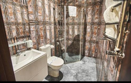 Petropavlivs'ka Borshchahivka Hotel | Готель Ангел на Великій Кільцевій