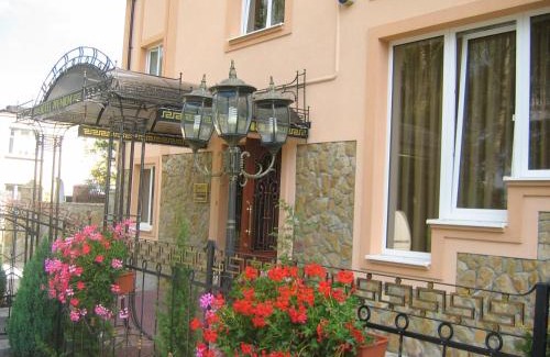 Yavory Hotel | Готель Преміум