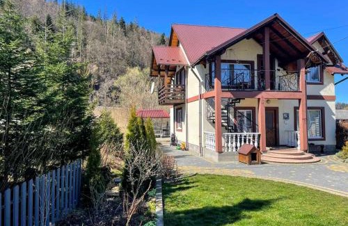 Mykulychyn Apartment | Гірське повітря