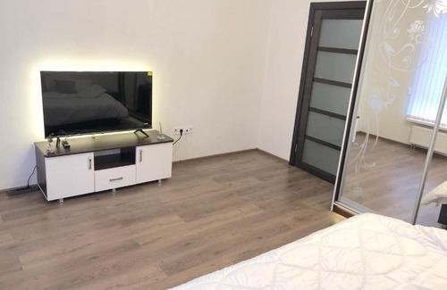 Svyatoshyns'kyi District Apartment | ЖД Вокзал пр Победы 67-В метро Нивки Парк Шулявка