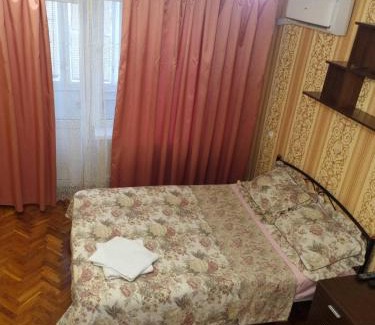 Dniprovs'kyi District Apartment | Затишна 1 кімнатна квартира біля метро Дарниця