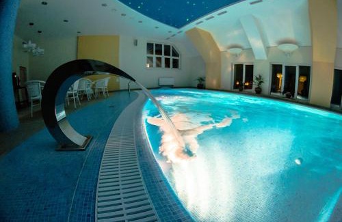 Yaremche Hotel | Карпатські зорі SPAhotel