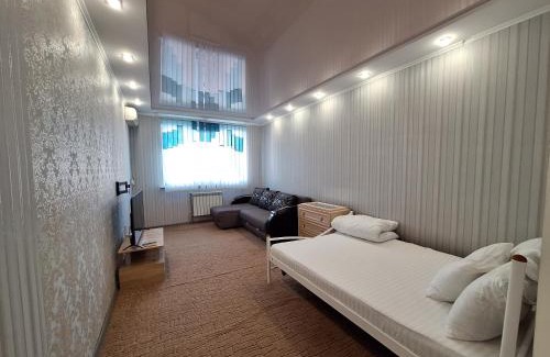 Sukhinovka Apartment | Квартира в Розсошенцях з Великим ліжком ванною і кондиціонеромrtments Документи для відряджень