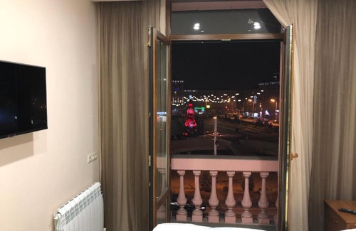 Yerevan Apartment | Квартира около станции метро с балконами