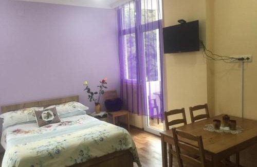 Makhinjauri Apartment | Квартира у моря с двумя балконами