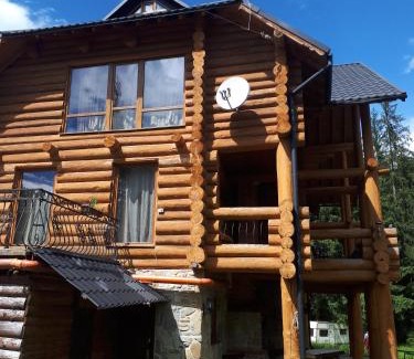 Mykulychyn Ski Chalet | Котедж RIVER HILL
