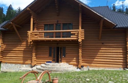 Mykulychyn Ski Chalet | Котедж RIVER HILL