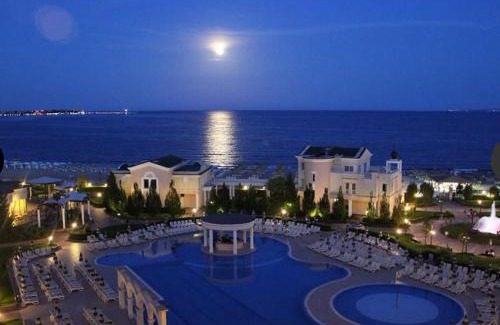 Pomorie Hotel | "Красавиците тъмнокоси" Sunset Resort Pomorie