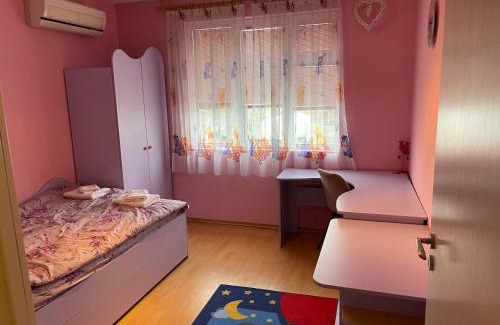 Parvenets Apartment | Къща Бети самостоятелни апартаменти с двор край Пловдив