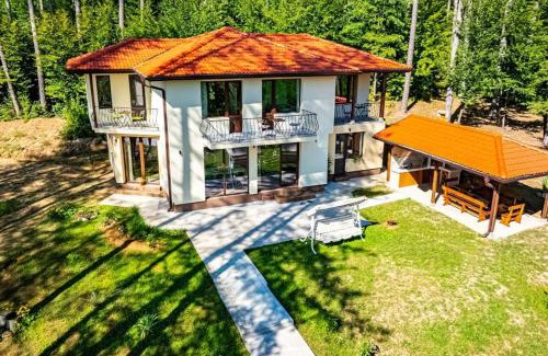 Apriltsi Villa | Къща за гости ХЕПИ