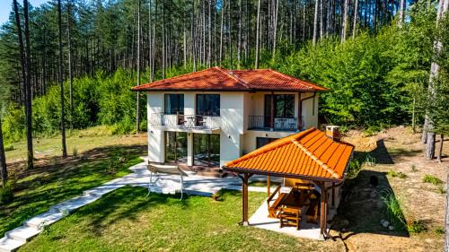Apriltsi Villa | Къща за гости ХЕПИ