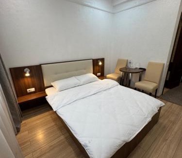 Yavory Hotel | Міні-готель Три Корони