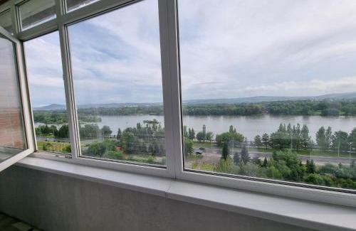 Oskemen Apartment | Набережная Иртыша с красивым видом на реку