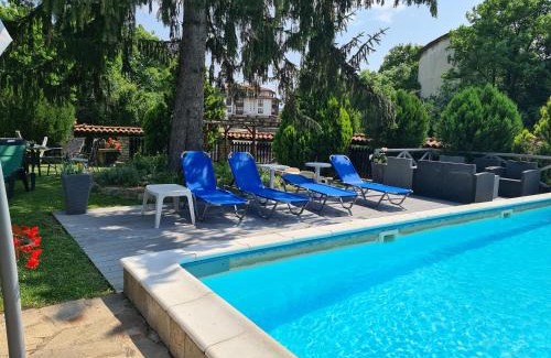 Elena House | николовата къща