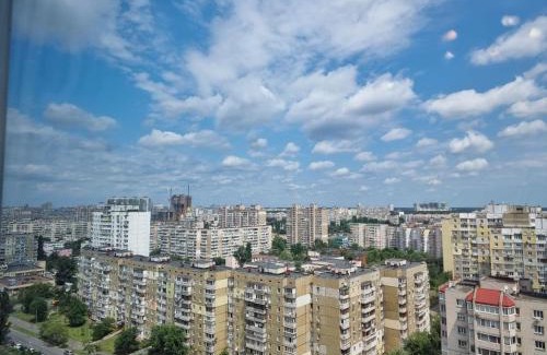 Pozniaky Apartment | Панорамний Краєвид поруч з метро