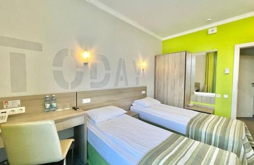 Darnyckyj Hotel | Практик готель