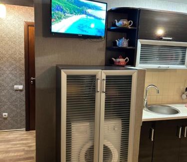 Cherkasy Apartment | Простора та стильна 2 кімнатна в центрі Черкас на бульварі Шевченко з панорамним видом та СмартТВ! Дві окремі охайні спальні з кондиціонерами,поруч парковка з охороною
